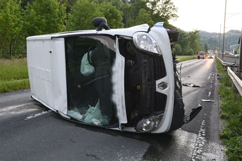 Alkoholisierter Mann Baut Unfall Mit Lieferwagen Zentralplus