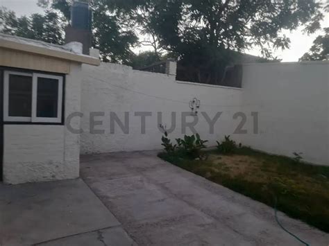 Venta Casa 2025 años 2 dormitorios 90m2 1 cochera Marmol 700