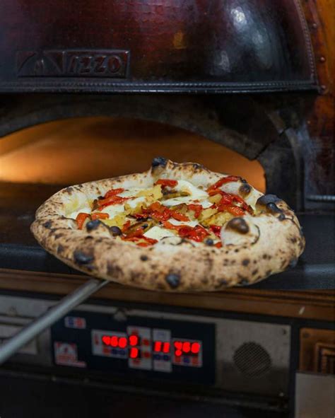 Las Siete Mejores Pizzer As De Espa A Ordenadas De M S A Menos