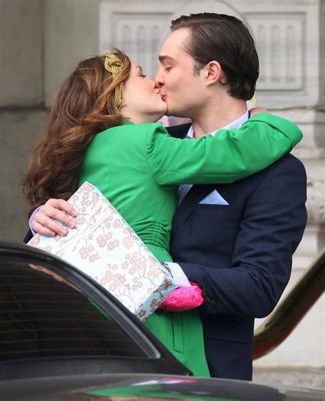 Imagen Chuck And Blair Kiss 521x644  Wiki Gossip Girl Fandom