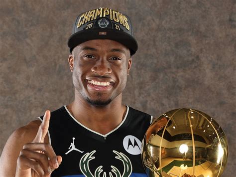 Thanasis Antetokounmpo Re Signs With Bucks On Reported 2 Year Deal