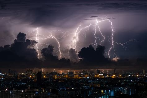 Burze Przejd Nad Polsk Imgw Ostrzega Przed Gradem Dziennik Pl