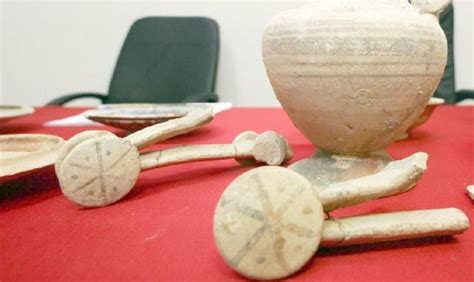 Traffico Internazionale Di Reperti Archeologici Arresti Anche A Latina