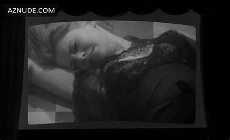 JULIE CHRISTIE Nude AZNude