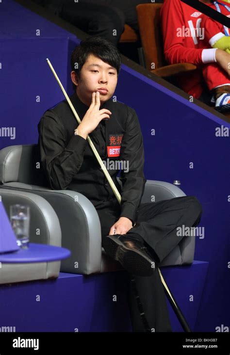 Zhang anda snooker hi-res stock photography and images - Alamy