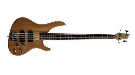 Xb400 Review It Compares Very Well To Ibanez Sr500 Which Cost My Dad Washburn Bass