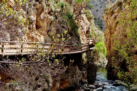 Las Mejores Rutas De Senderismo En Granada