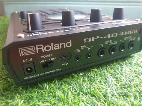 Roland SP 404 MK 2 Linear Wave Sampler Audio Portable Audio