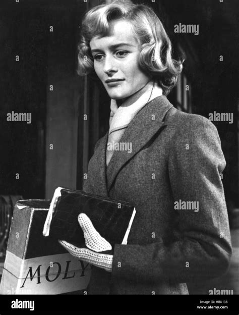 CARVE HER NAME WITH PRIDE, Virginia McKenna, 1958 Stock Photo - Alamy