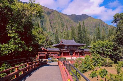 Premium Photo Byodo In Temple Is Situated In The Valley Of The