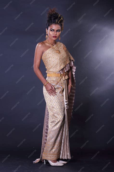 Thai Wedding Dress Gold