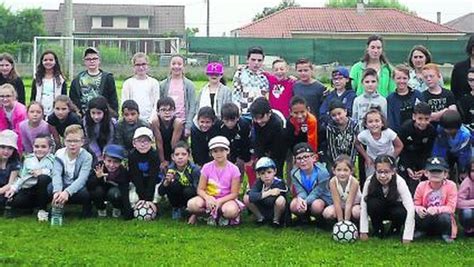 Du football en atelier à l école Marcel Pagnol ladepeche fr