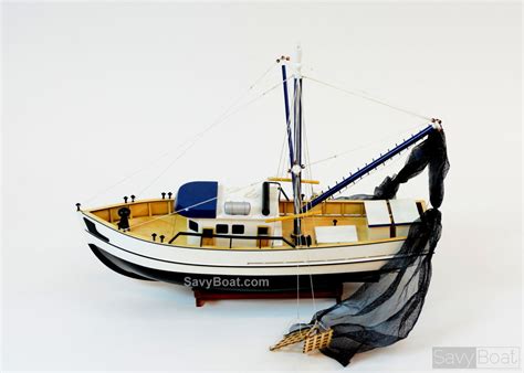 Shrimp Boat 23" Handcrafted Wooden Model Boat | SavyBoat