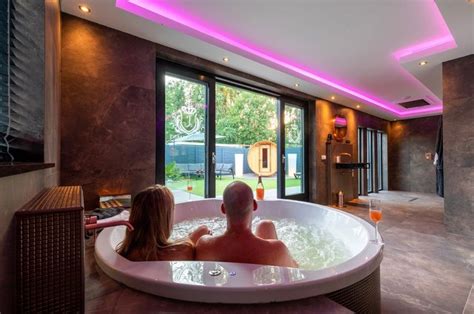 Vier De Liefde In Deze Wellness Love Suite Met Sauna En Jacuzzi