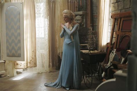 Elsa In Once Upon A Time Frozen Photo 37545282 Fanpop