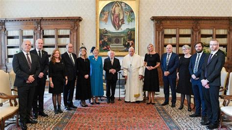 Papa priti në audiencë Presidentin e Irlandës Higgins Vatican News