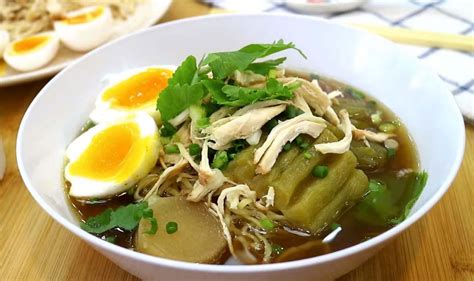 ก๋วยเตี๋ยวต้มมะระไก่ฉีก วิธีทำก๋วยเตี๋ยวต้มมะระไก่ฉีก สูตรพ่อค้า อร่อยถูกปากแน่นอน สูตรทำอาหาร