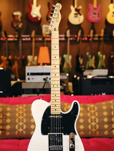 Fender Deluxe Nashville Telecaster Electric Guitar Blonde Blackguard With Noisless Pickups