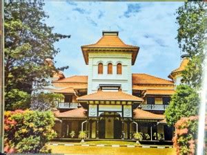 Enduring symbol of Colombo University | Print Edition - The Sunday ...