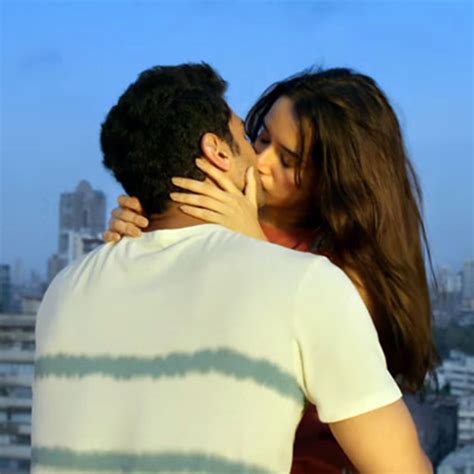 Hot Scenes Of Shraddha Kapoor And Aditya Roy Kapur In Ok Jaanu