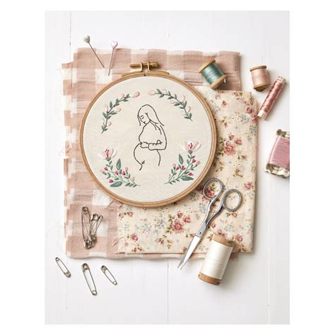 Broderies pour bébé livre broderie 20 cadeaux naissance Edisaxe