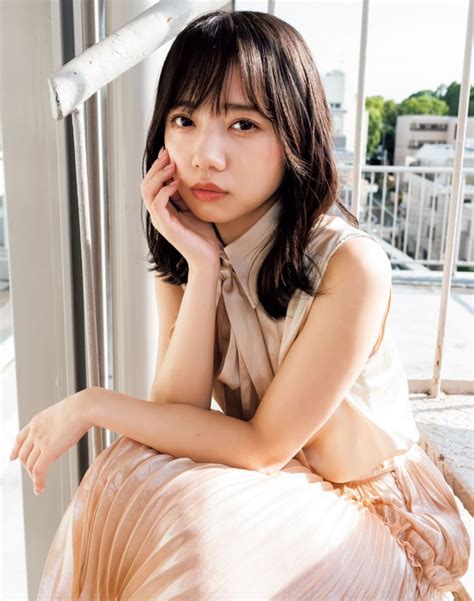 日向坂46・齊藤京子、アンニュイな表情で魅せる大人っぼグラビア 2022年10月13日 エキサイトニュース