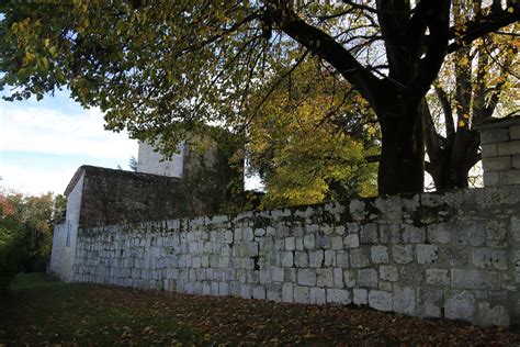 Balade sur le chemin de ronde à Berrac Anthony Desruelles Flickr