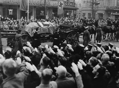 Kristallnacht Photos Of Nazi Germanys Night Of Broken Glass