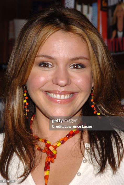 Rachael Ray During Rachael Ray Signs Her Book 30 Minute Get Real