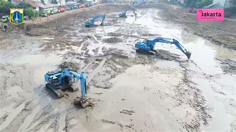 Cegah Banjir Pemkot Jakarta Timur Lakukan Grebek Lumpur Di Waduk