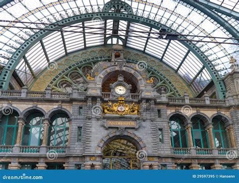 Stazione Ferroviaria Della Centrale Di Anversa Immagine Editoriale