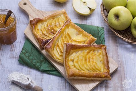 Ricetta Sfogliatine Alle Mele La Ricetta Di GialloZafferano