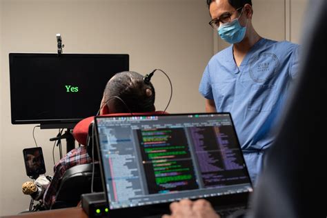 Una Intervención En El Cerebro Ayuda A Un Hombre Paralítico A Hablar The New York Times