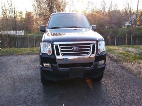 Sell used 2008 Ford Explorer Sport Trac XLT Crew Cab Pickup in Middlesboro, Kentucky, United ...