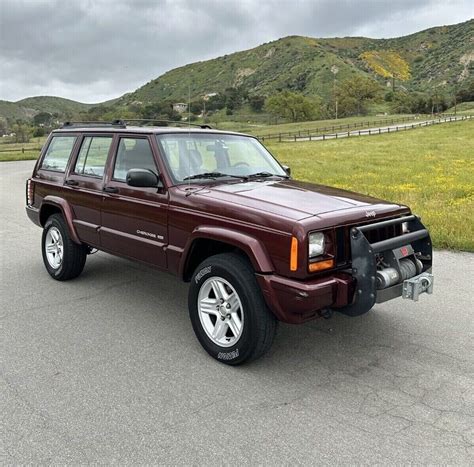 Clean And Garage Kept 2001 Jeep Cherokee Limited 44 Barn Finds