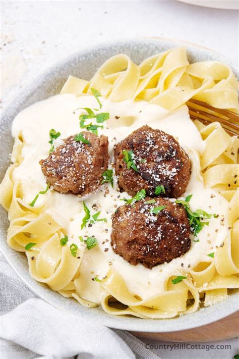 Meatballs With Alfredo Sauce