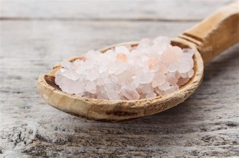 Premium Photo | Pink himalayan salt