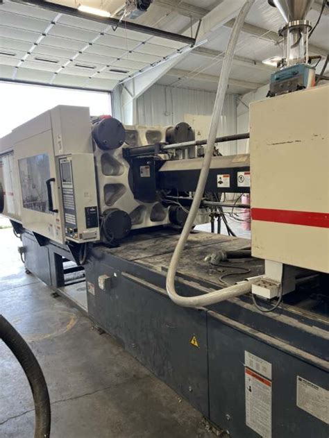 Used 330 Ton Cincinnati Milacron NT 330 29 Injection Molding Machine