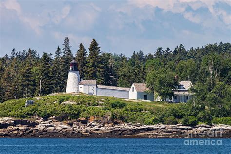 Burnt Island Lighthouse Near Boothbay Harbor, Maine Photograph by Dawna ...