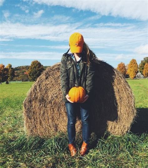 15 Fall Photoshoot Ideas To Get Some Serious Inspo Society19