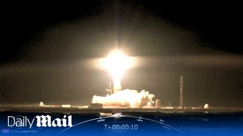 Spacex Launches Falcon Heavy X 37b Spaceplane During Secretive Mission