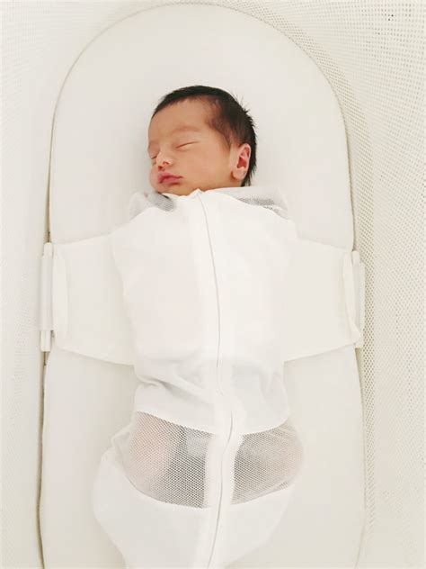 Snoo Review The Smartest Bassinet Youll Find For Twins