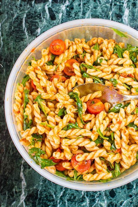 20 Minuten Pesto Nudelsalat Mit Rucola Und Cherrytomaten Vegan Salad