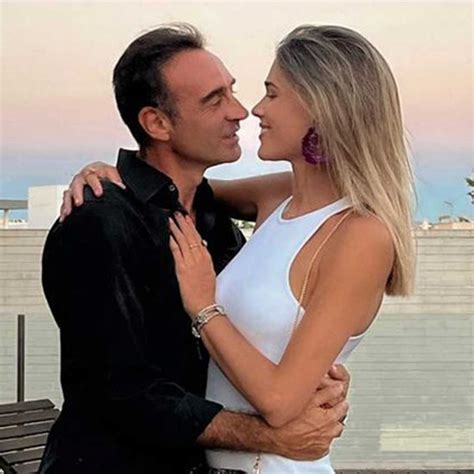 Enrique Ponce Se Va De Escapada Con Ana Soria Y Sus Amigas