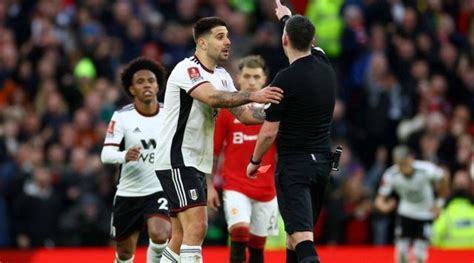 Mitrovic trả giá đắt sau khi làm loạn ở trận M U 3 1 Fulham