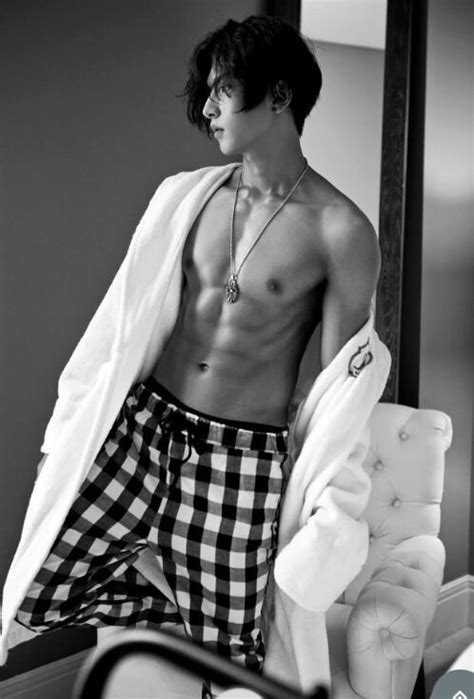 Idols Que Se Ven Muy Hot S Sin Camisa K Pop Amino