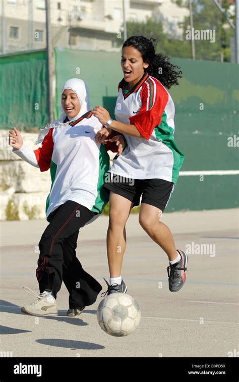 Palestine women football team hi-res stock photography and images - Alamy