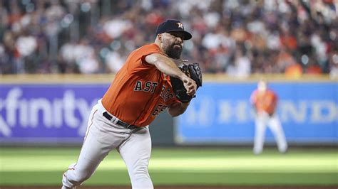 Astros Evitan La Barrida Y Vencen A Los Phillies Pero Urquidy Sale