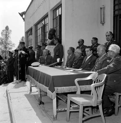 Adolfo López Mateos Agustín Olachea Aviles escuchando la lectura de un