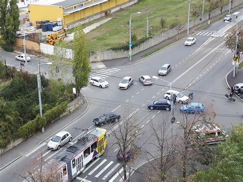 Accident Pe Oseaua Vestului Trafic Blocat Pentru Tramvaie Pe Sensul